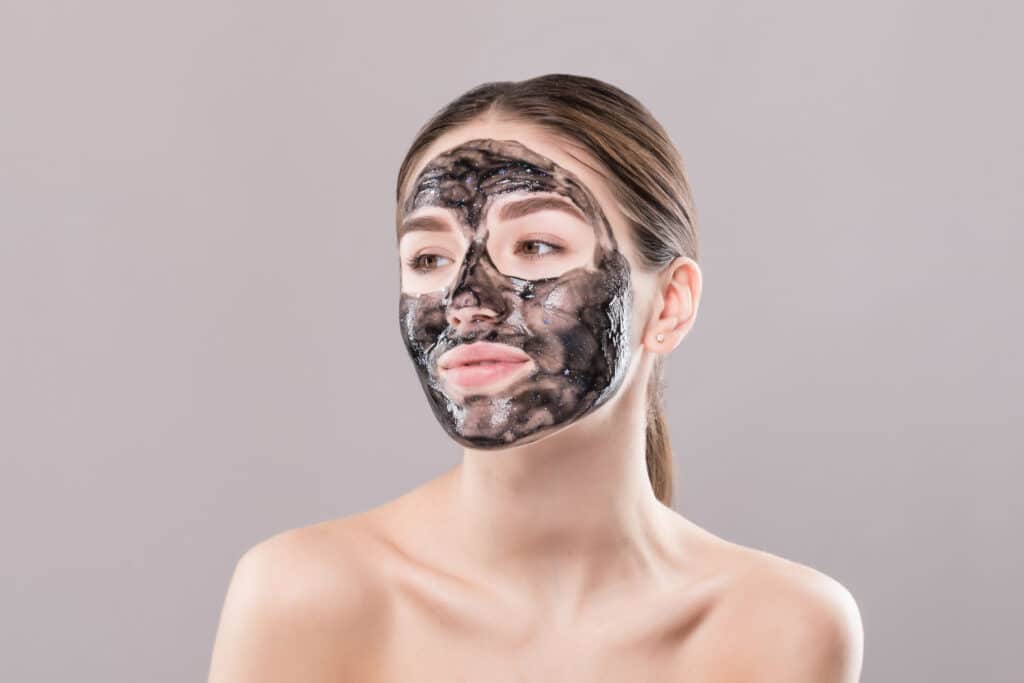 Masque au charbon actif contre la pollution